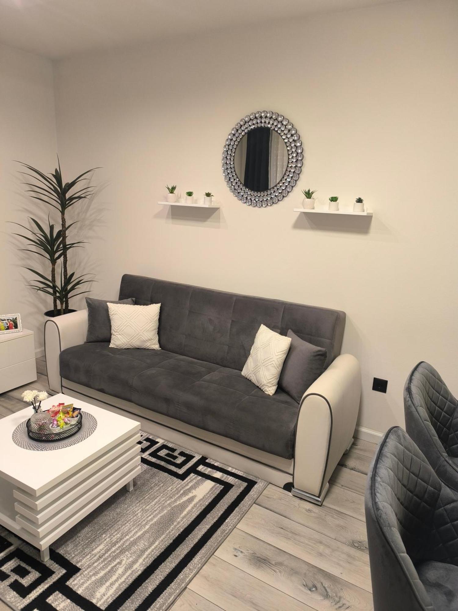 Apartman Rex Svinisce Exteriör bild